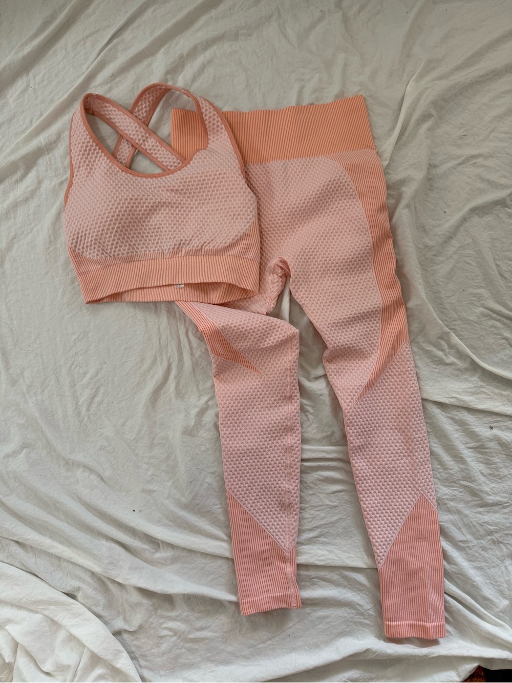 High-Waist Seamless Leggings & Matching Sports Bra in Peach